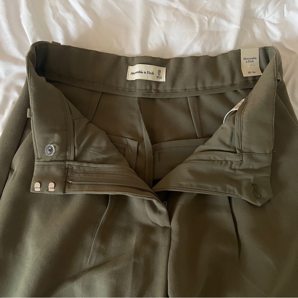 Abercrombie & Fitch Women’s Olive Business Pants